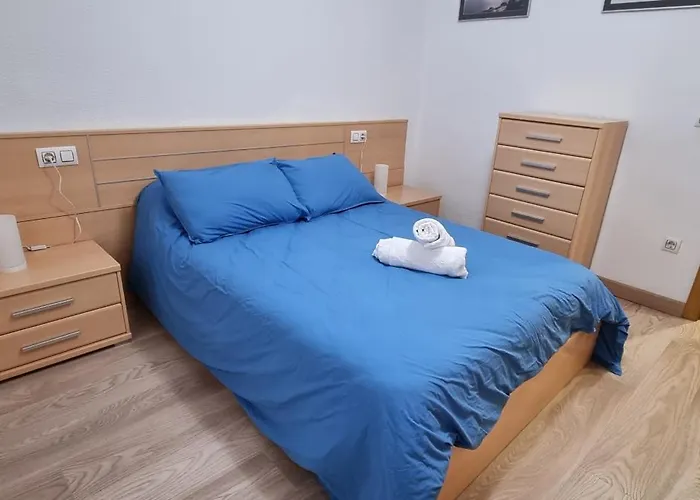 Vivienda Mirasierra 아파트 *